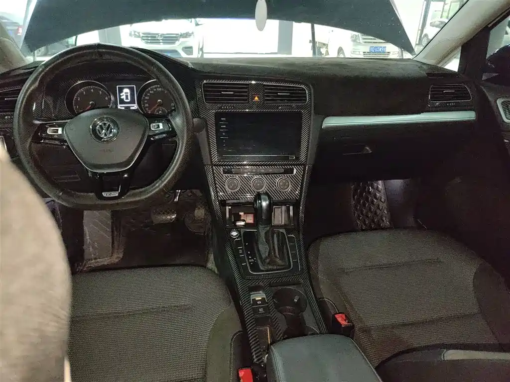 Volkswagen Golf 2020 Beloved Edition 280TSI DSG Comfort фото 6