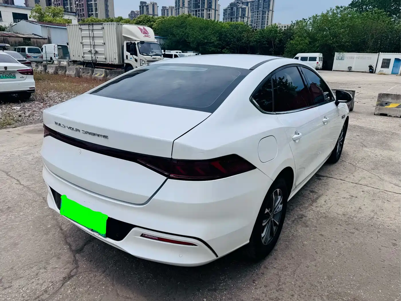 BYD Qin PLUS 2024 Glory Edition DM-i 55KM Leading фото 5