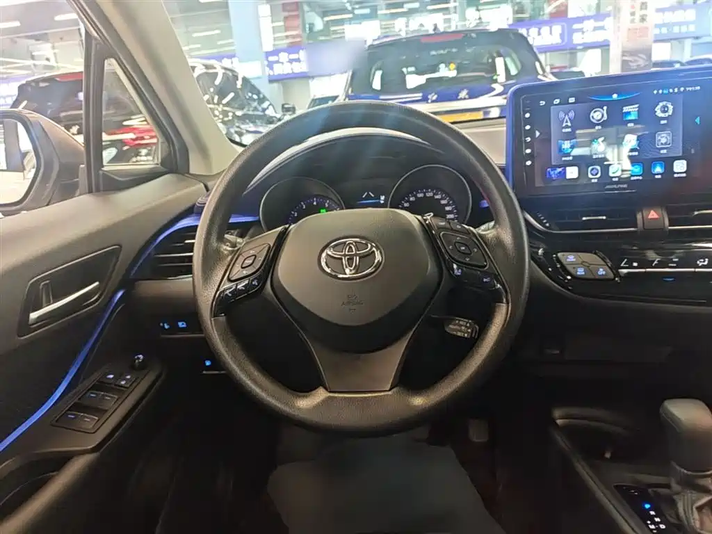 Toyota C-HR 2022 2.0L Leading Edition фото 11