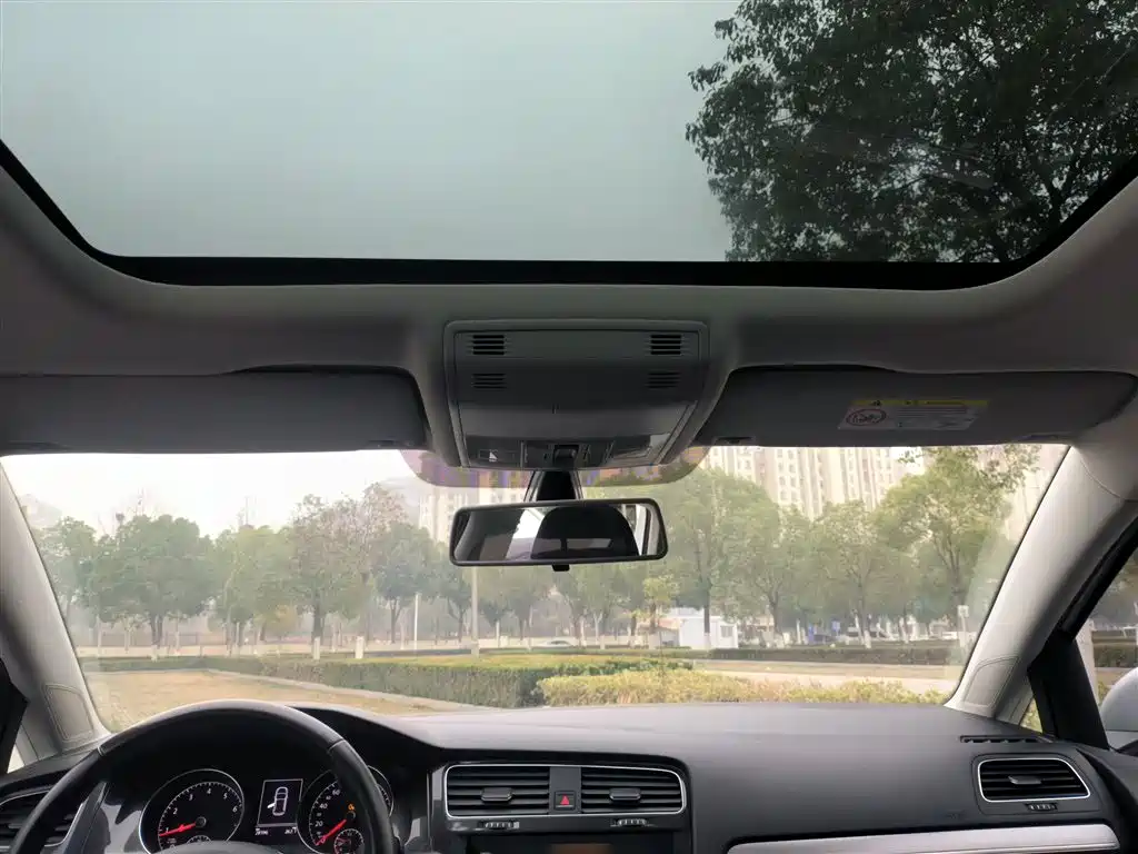 Volkswagen Golf 2020 Beloved Edition 280TSI DSG Comfort фото 18