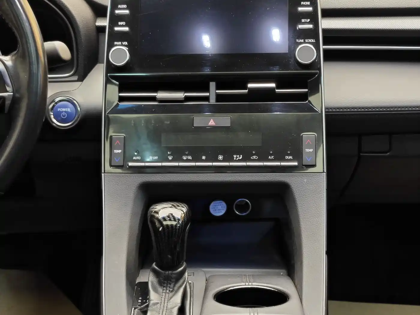 Toyota Avalon 2019 Hybrid 2.5L Luxury Edition China V фото 19