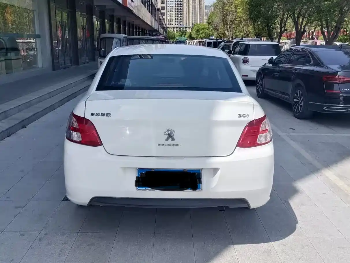 Peugeot 301 2014 1.6L Manual Comfort Edition фото 9