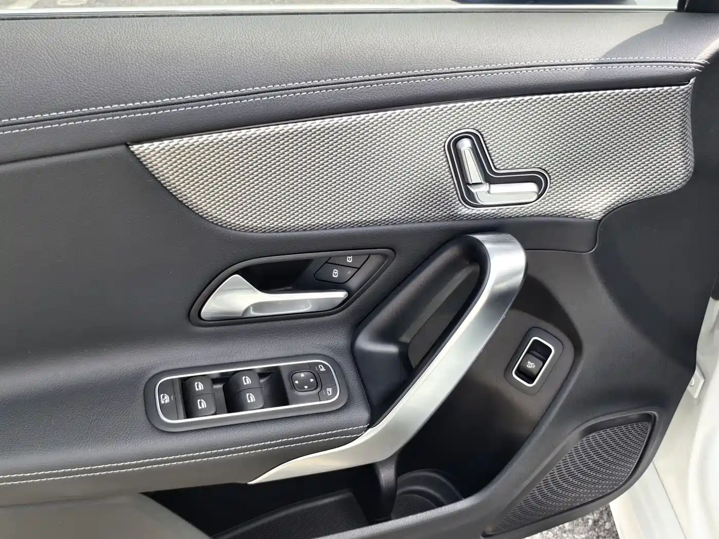 Mercedes-Benz A-Class 2023 A 180 L фото 12