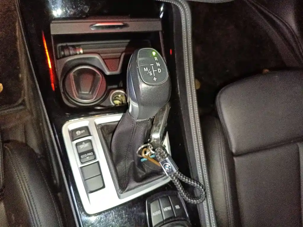 BMW 1 Series 2017 118i Sport фото 10