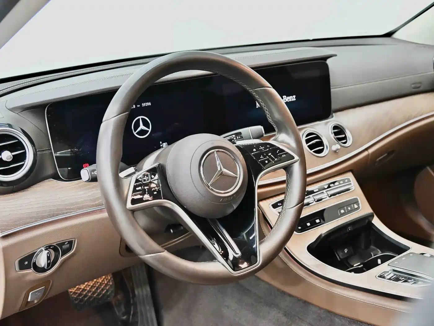 Mercedes-Benz E-Class 2022 E 300 L Luxury фото 31