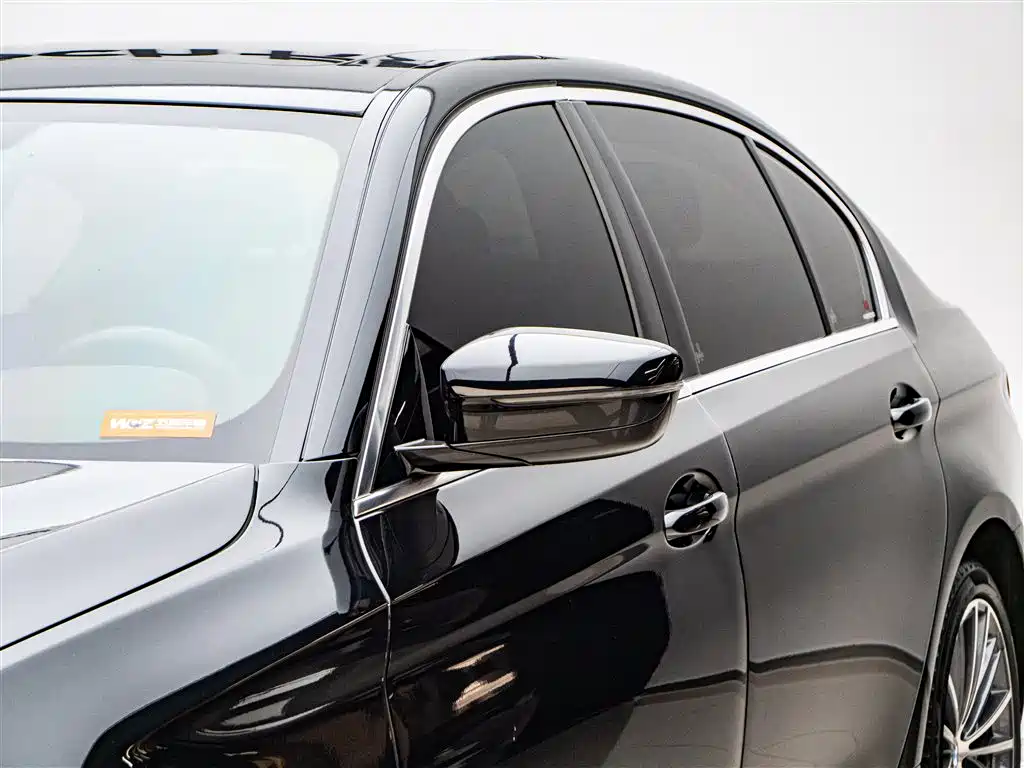 BMW 5 Series 2023 530Li Leading M Sport Package фото 10