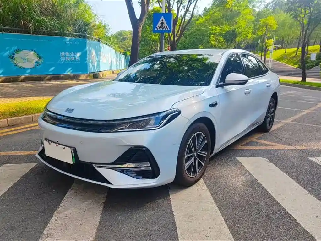 Geely Galaxy Galaxy A7 2025 EM-i 70km Voyage Edition