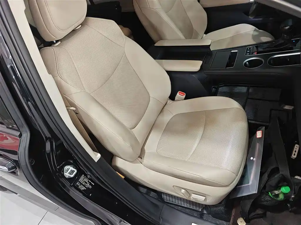 Toyota Granvia 2023 2.5L Hybrid Prestige PLUS Edition фото 25