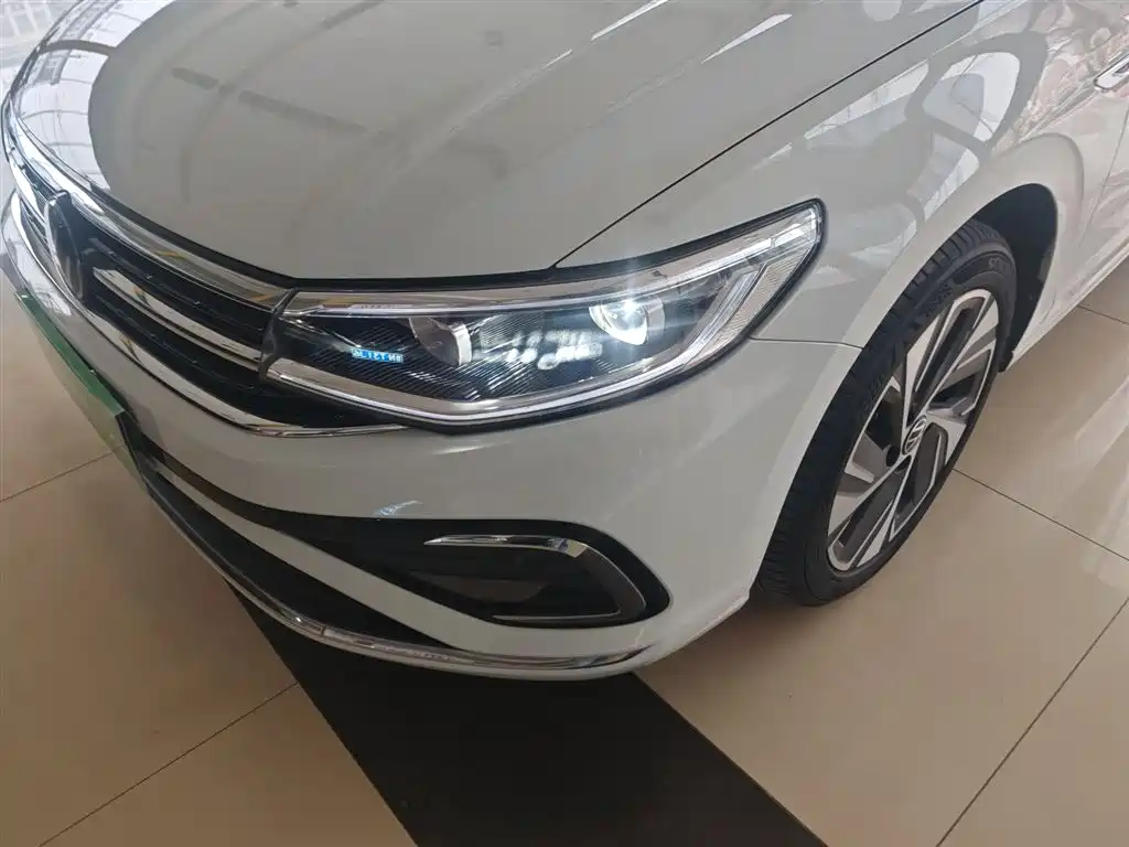 Volkswagen Bora 2023 300TSI DSG Premium Edition фото 24