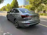 Фото 5 - Roewe i5