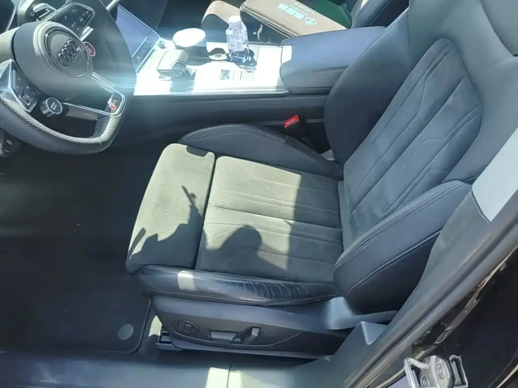 Фото 15 - Audi A6 (Import)