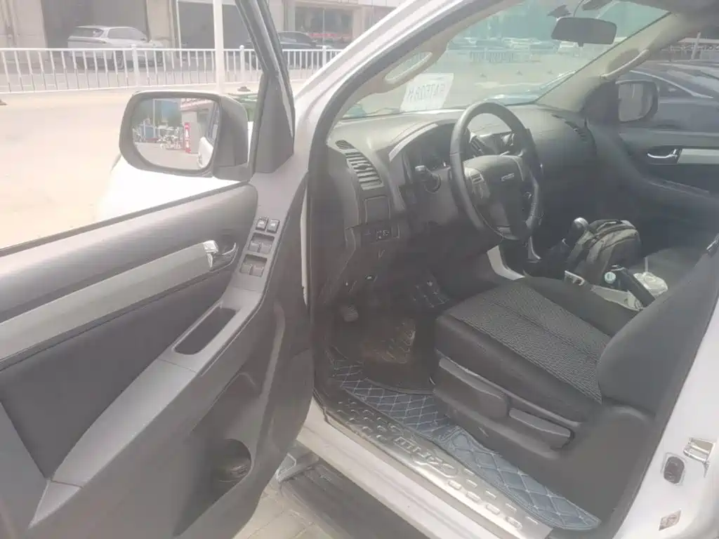 Isuzu mu-X Ranger 2016 2015 2.5T 2WD Manual Touring 5-seater