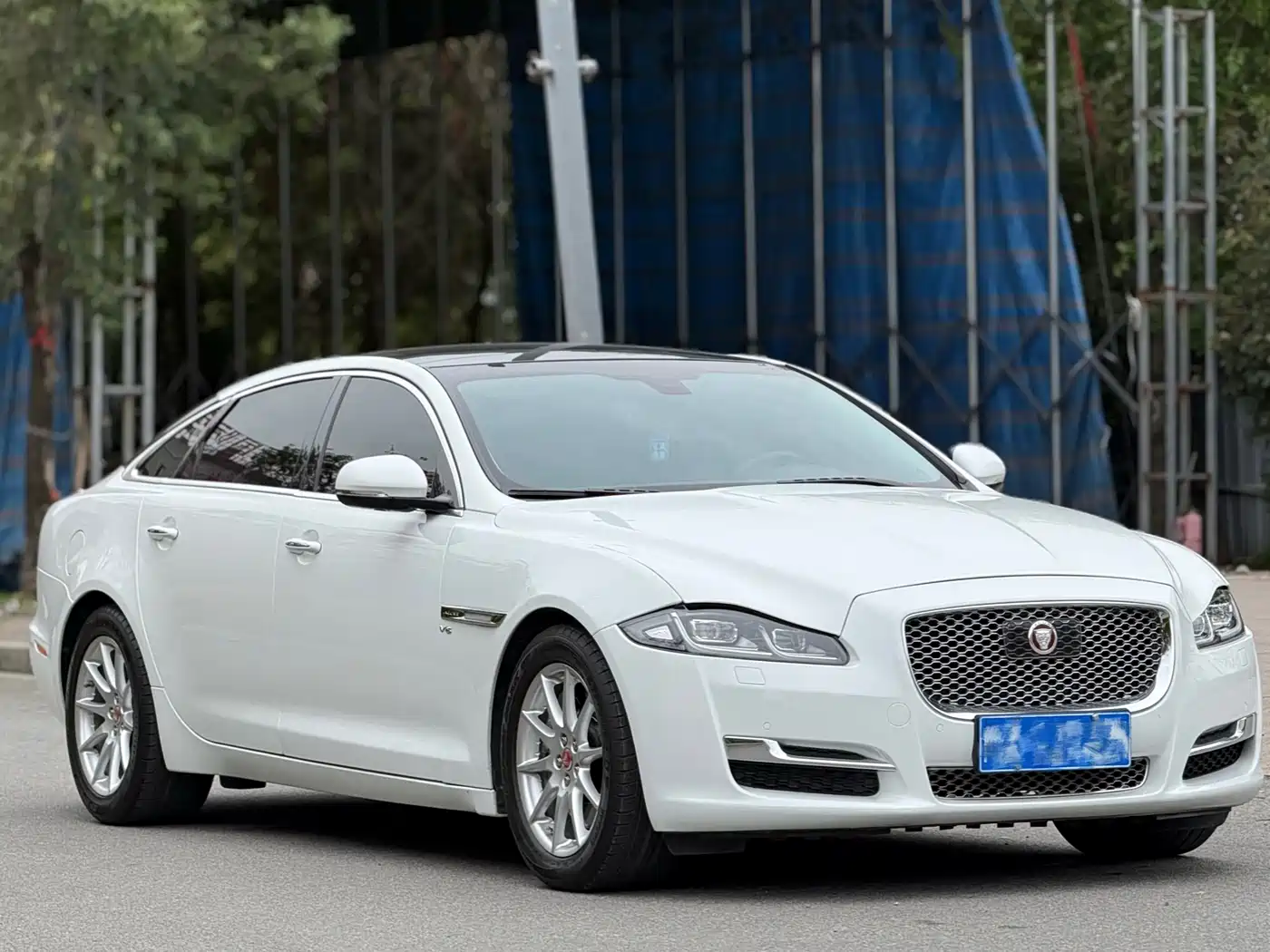 JAGUAR XJ