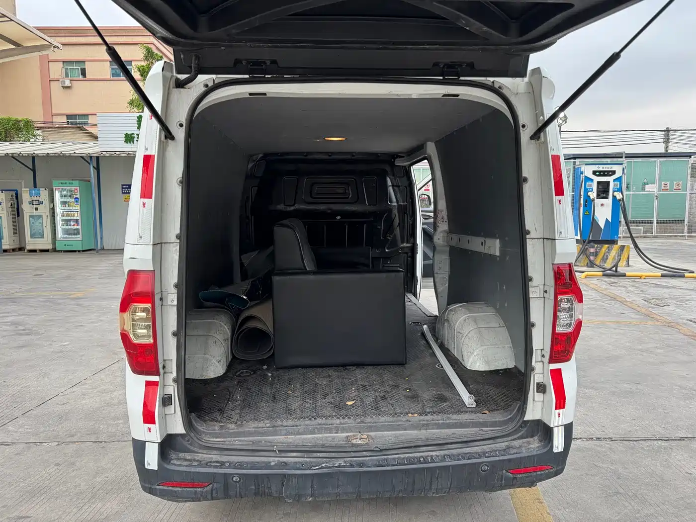 SAIC MAXUS CHASE EV30