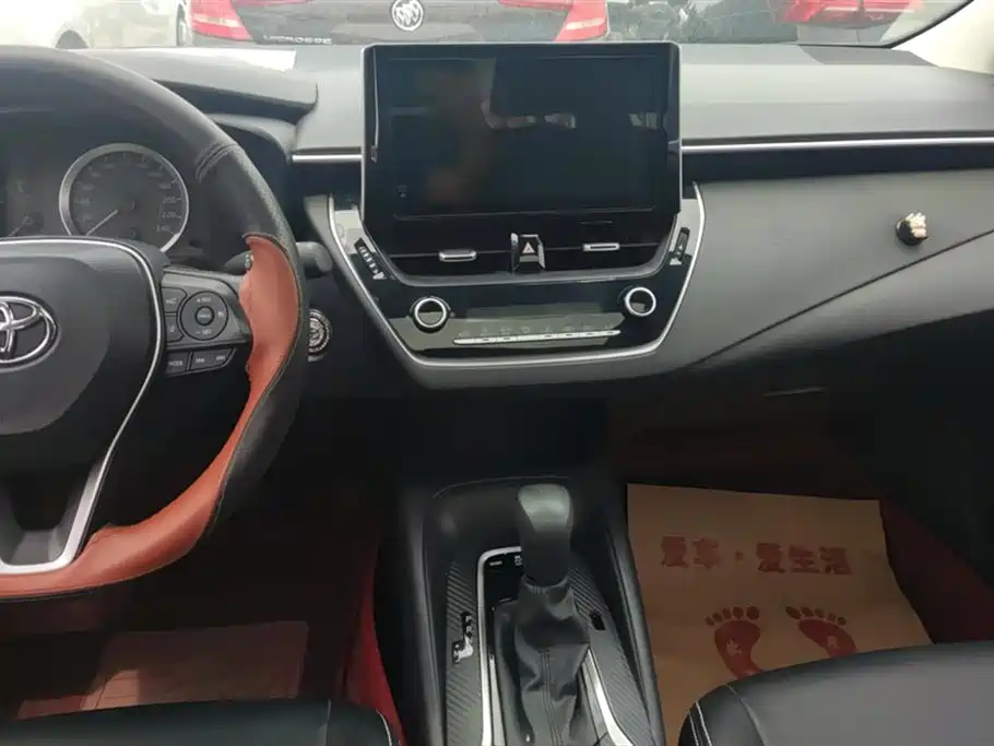 Toyota Corolla Twin Engine E+ 2019 1.8L E-CVT Leading Edition фото 13