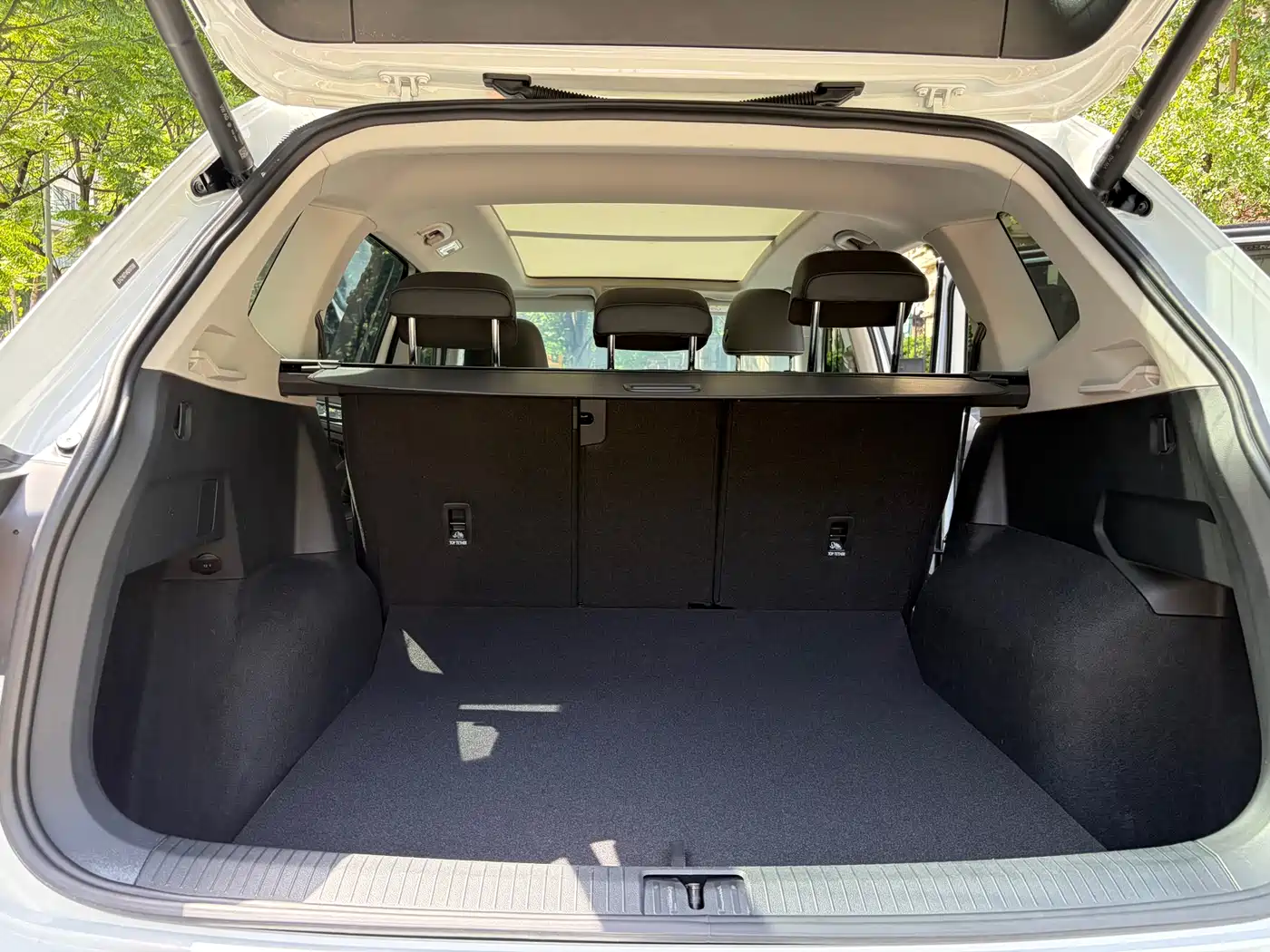 Volkswagen Tiguan L 2024 Outstanding 330TSI Auto 2WD R-Line Dragon Glory Edition фото 11
