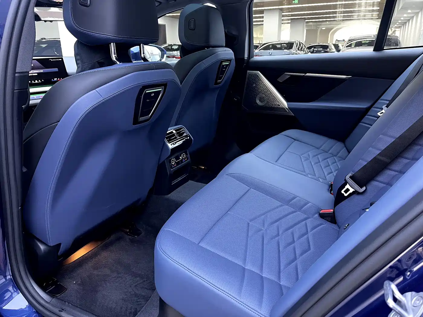 BMW 5 Series 2024 530Li Premium Luxury Package фото 19