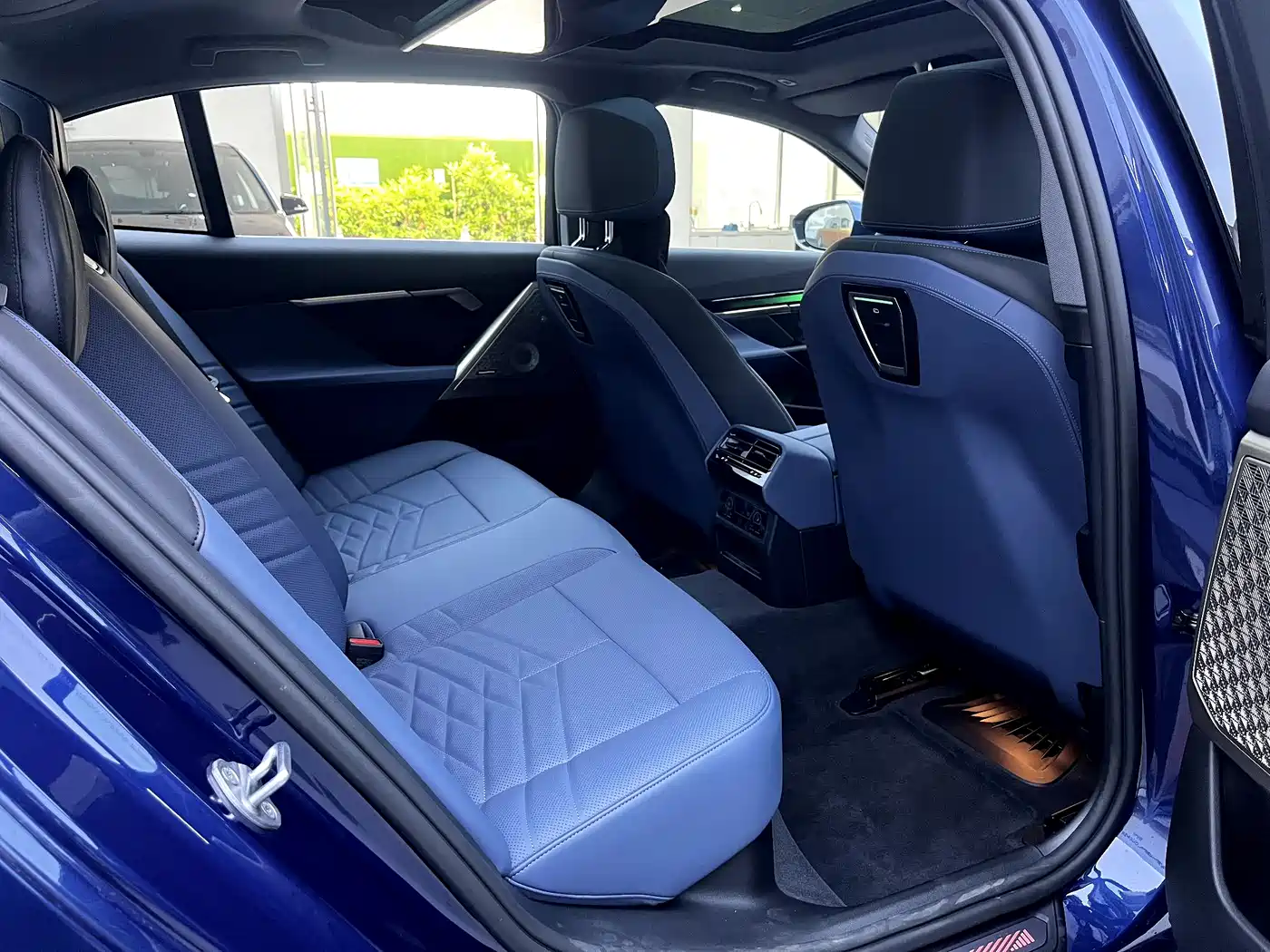 BMW 5 Series 2024 530Li Premium Luxury Package фото 18