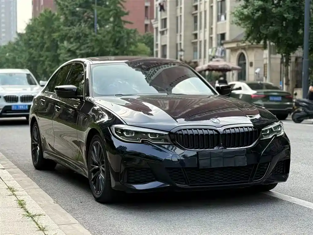BMW 3 Series 2021 325i M Sport Night Edition фото 3