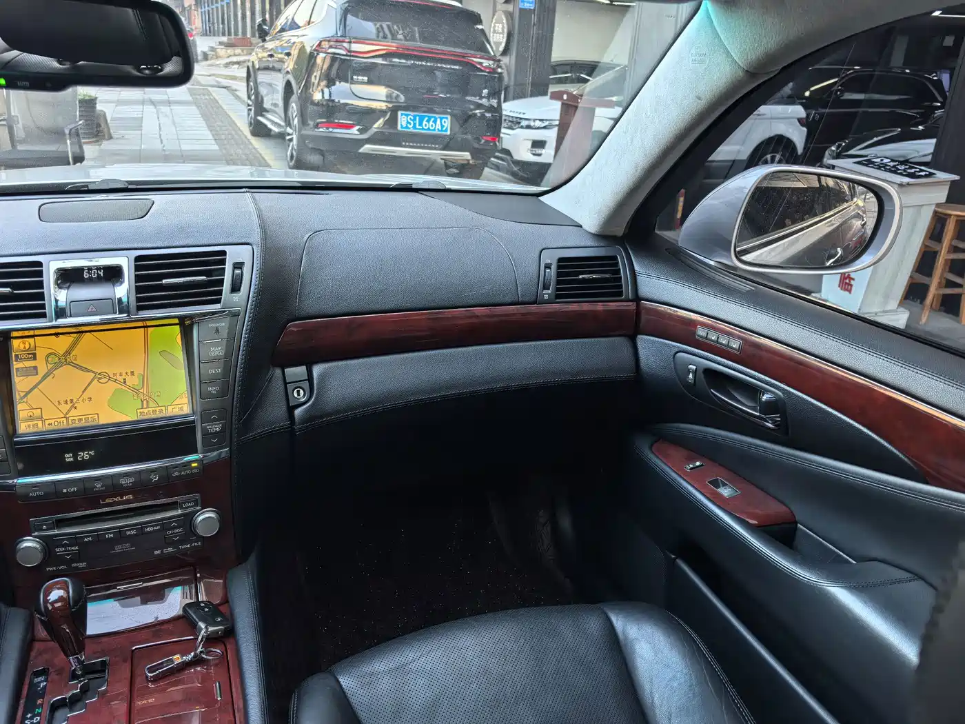 Фото 15 - Lexus LS