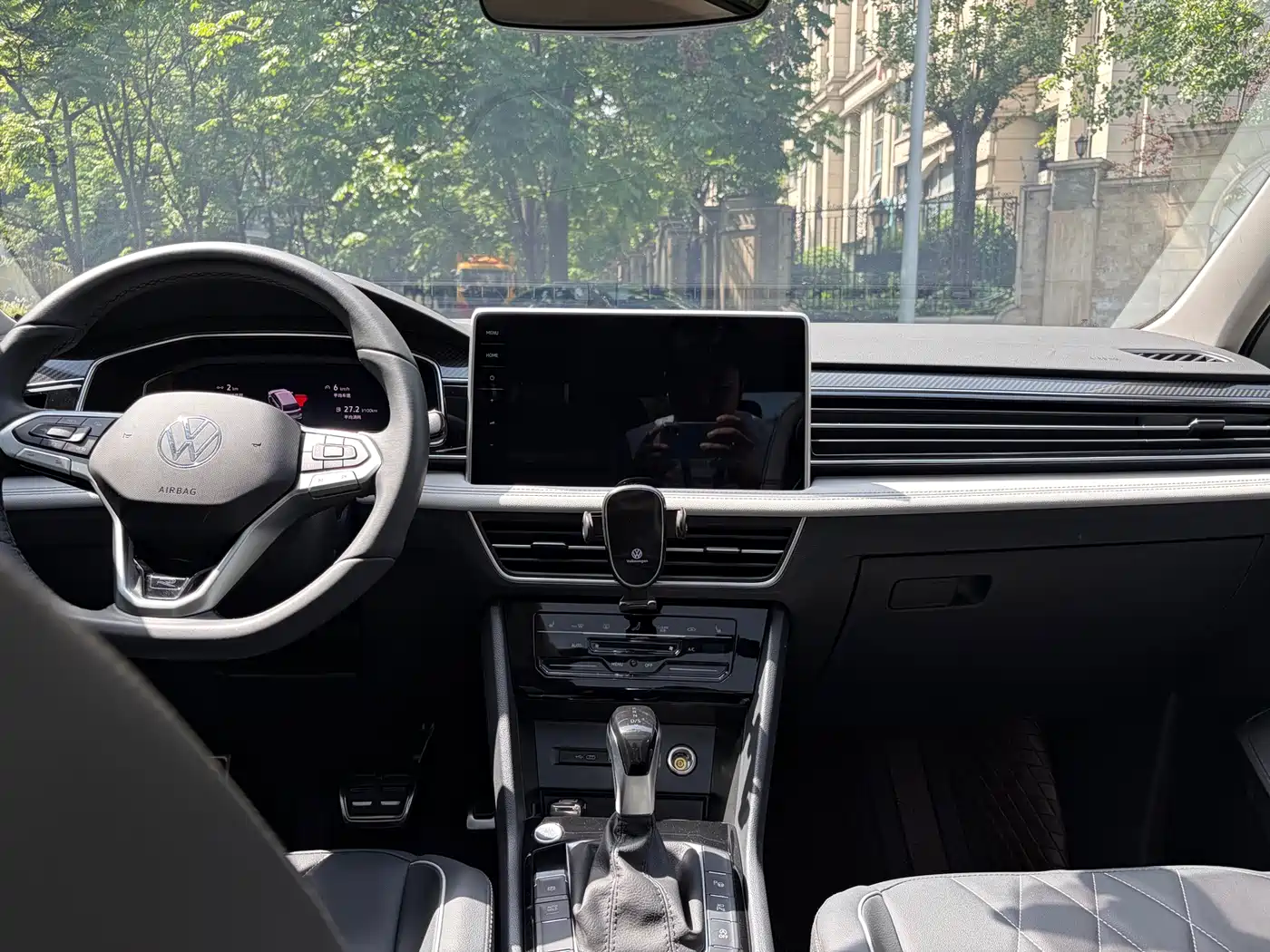Volkswagen Tiguan L 2024 Outstanding 330TSI Auto 2WD R-Line Dragon Glory Edition фото 19