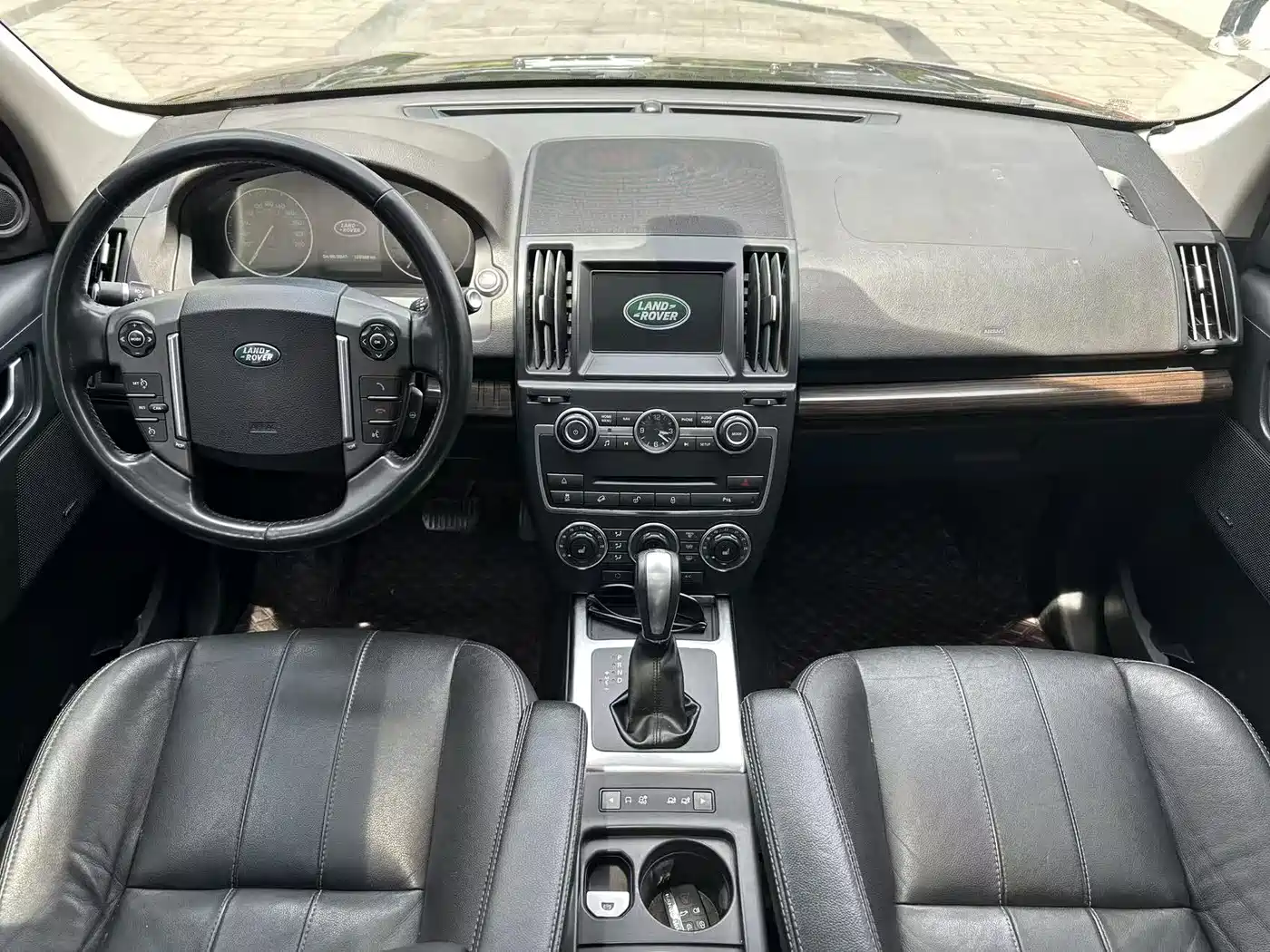 Land Rover Freelander 2 2015 2.2T SD4 XS Collector's Edition фото 8