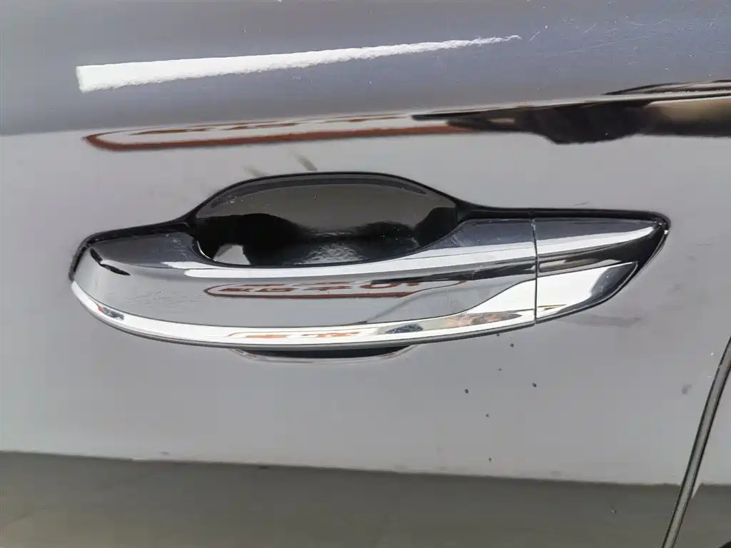 Hongqi H5 2023 2.0T Auto Smart Connect Flag Comfort фото 18