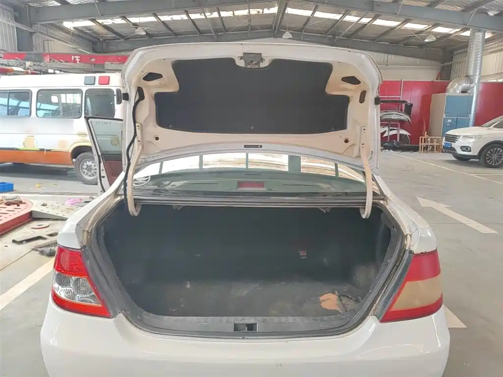 BYD F3 2012 Energy-saving Edition 1.5L Manual Comfort фото 15