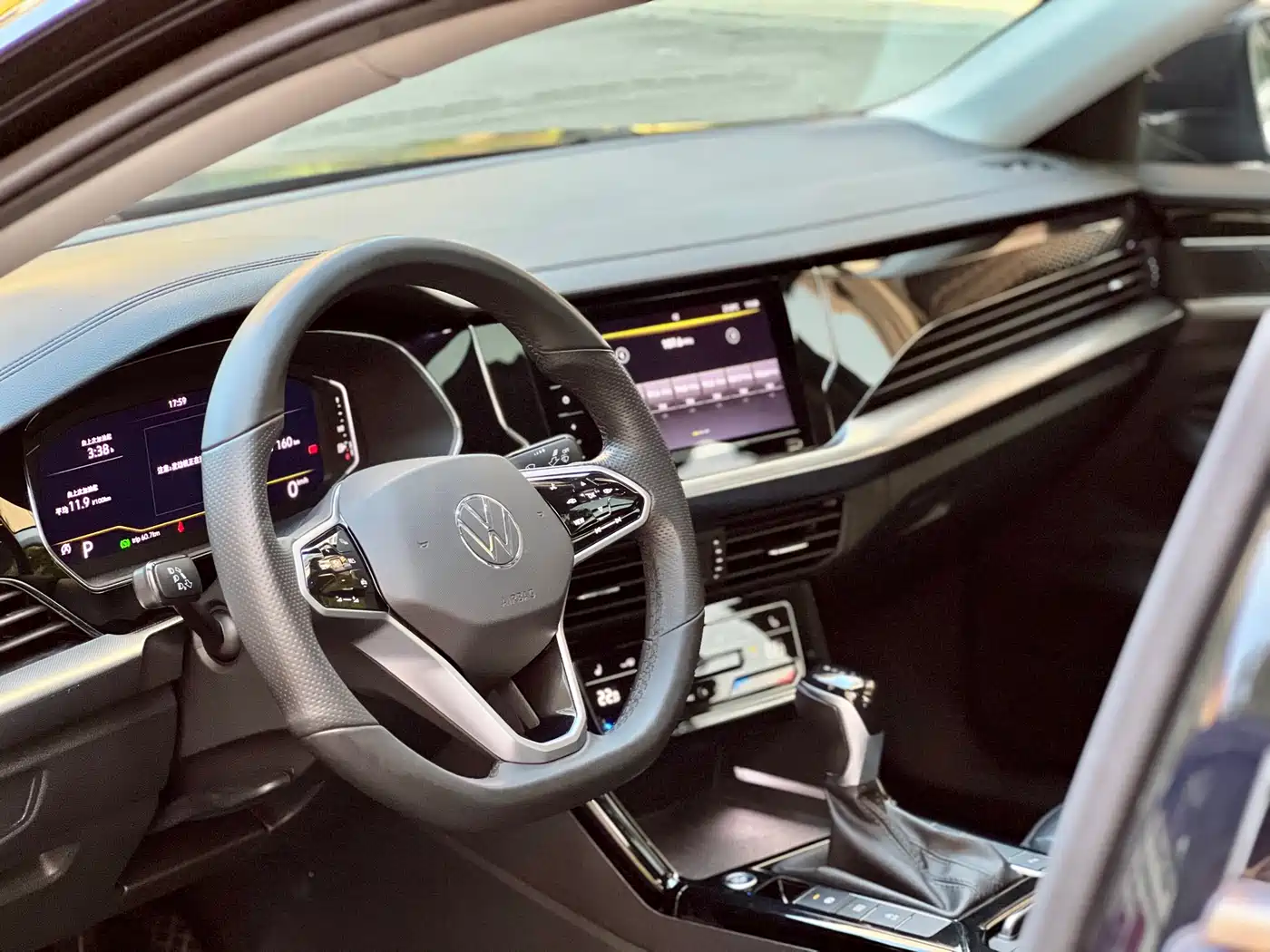 Volkswagen Passat 2023 Facelift 330TSI Starlight Elite Edition фото 20