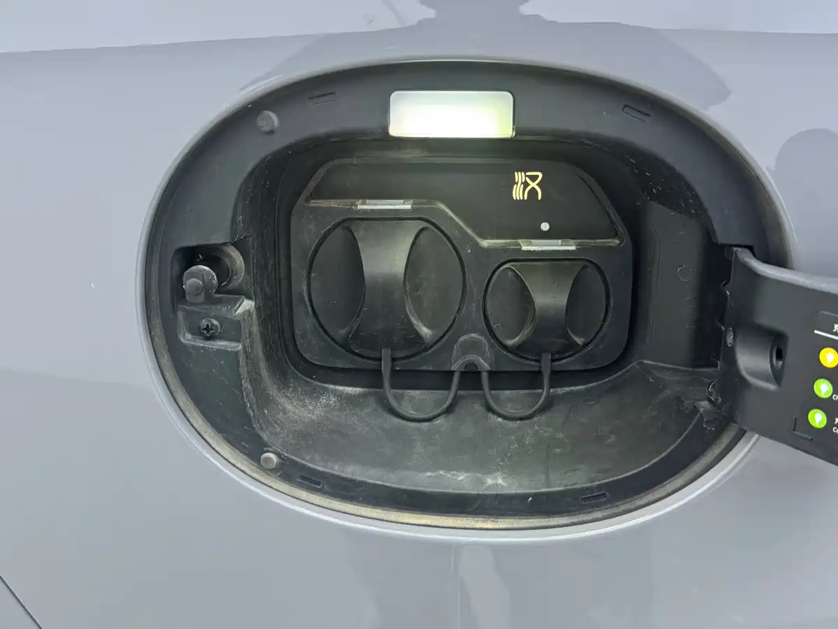 BYD Han 2025 DM-i Smart Driving Edition 125KM Honor фото 12