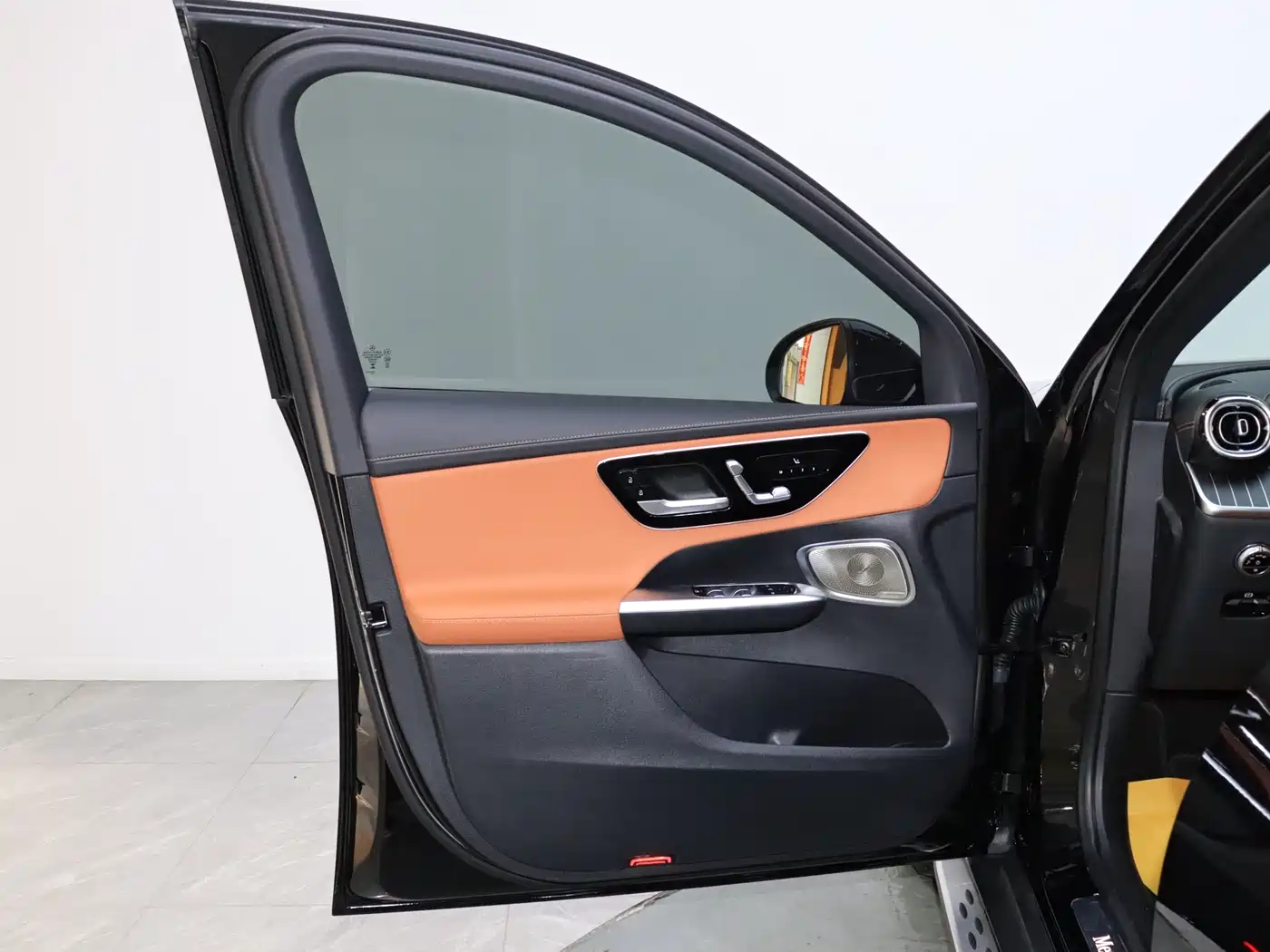 Mercedes-Benz GLC 2024 GLC 260 L 4MATIC Luxury 5-seater фото 14