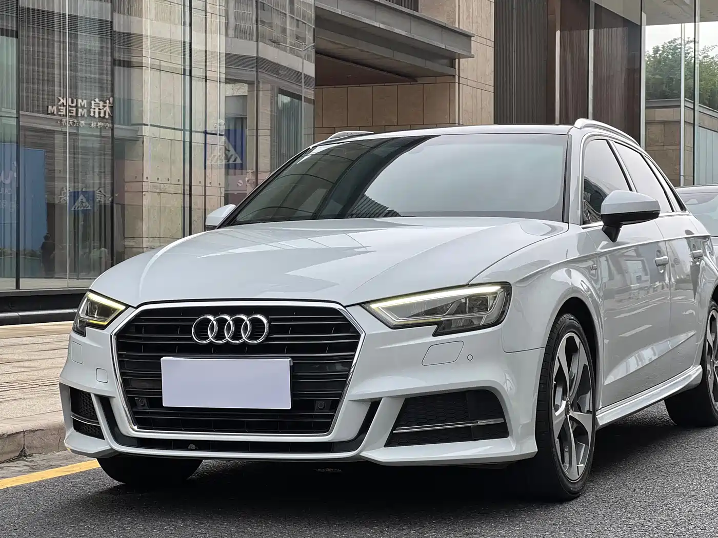 Audi A3 2017 Sportback 40 TFSI Sport фото 2