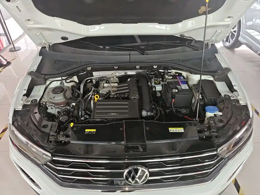 VOLKSWAGEN T-ROC EXPLORING SONGS
