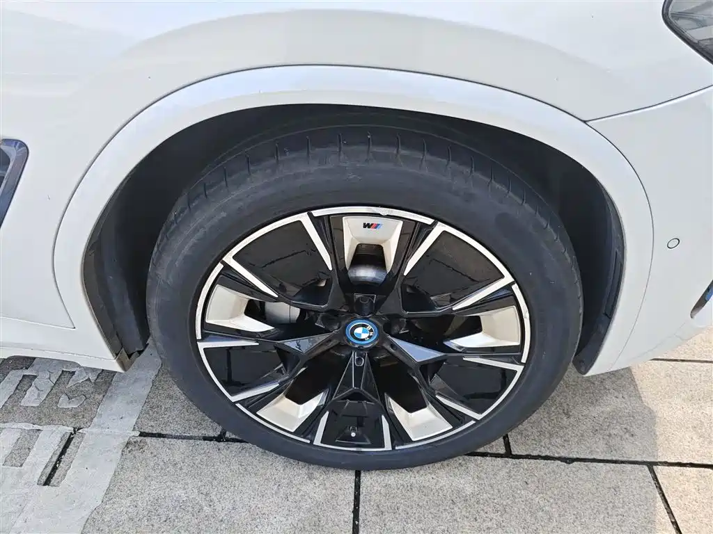 BMW iX3 2022 Innovation Leader фото 14