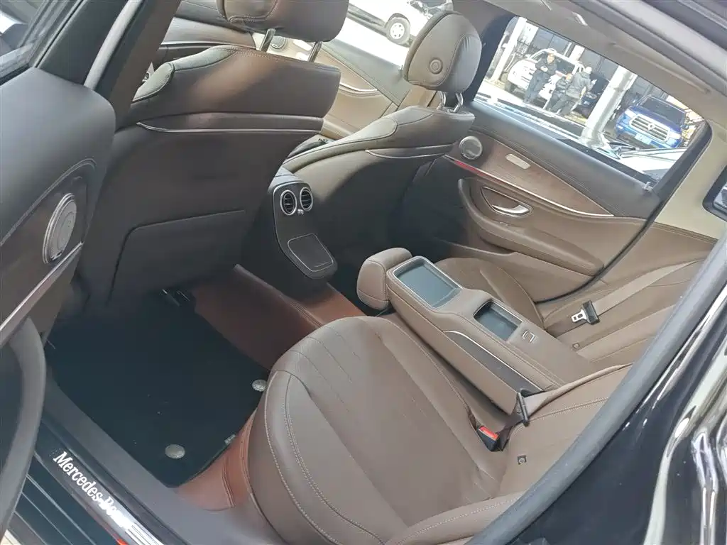 Mercedes-Benz E-Class 2022 Second Facelift E 300 L Fashion фото 13