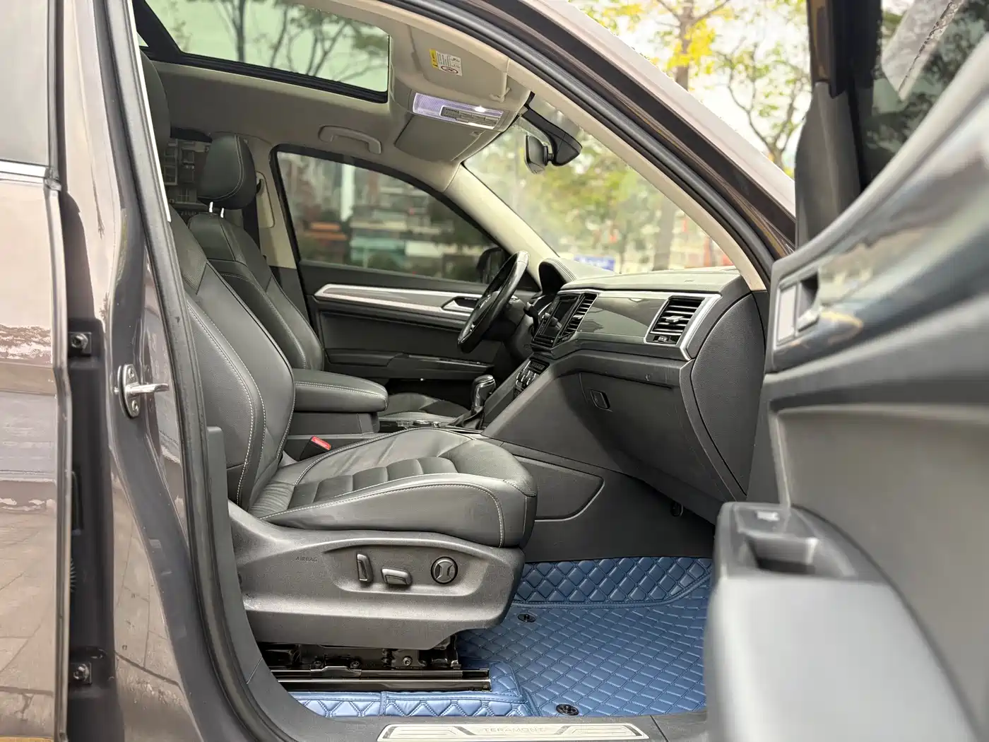 Volkswagen Teramont 2019 380TSI 4WD Luxury Edition China VI фото 8