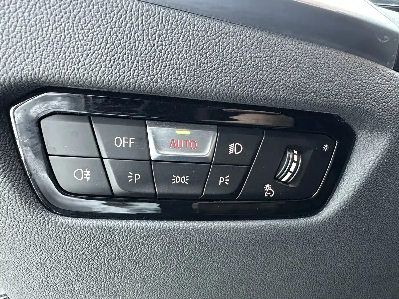 BMW 3 Series 2023 320Li M Sport Package фото 22