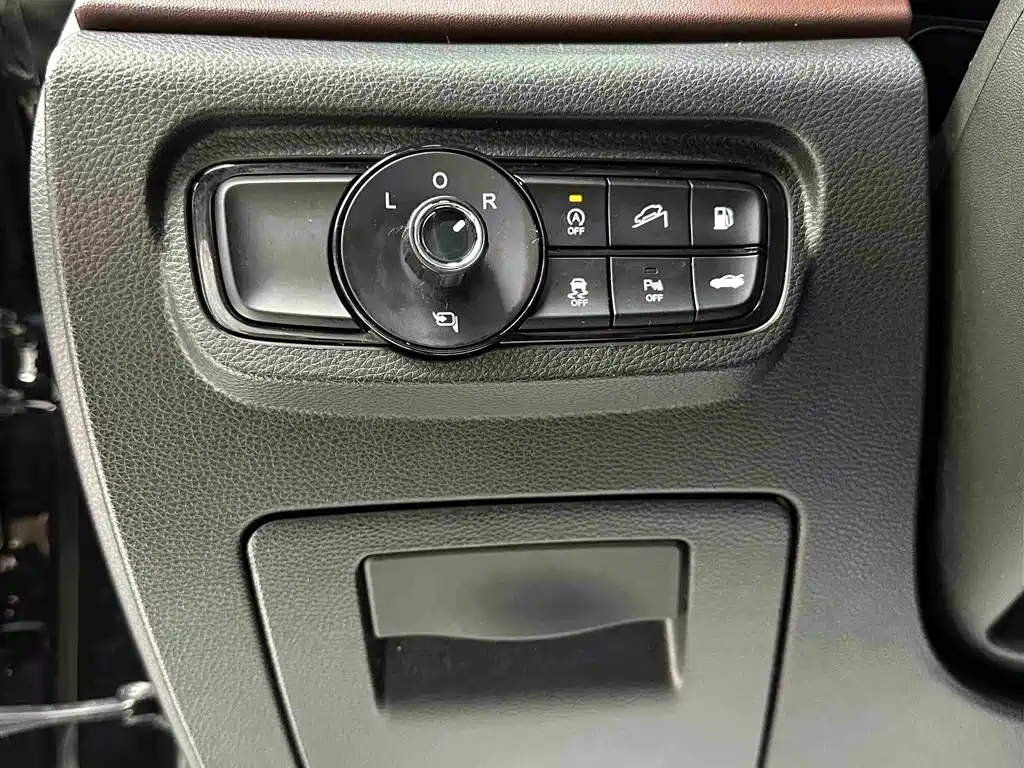 GAC Trumpchi Trumpchi GS8 2017 320T AWD Luxury Smart Connect (7-Seater) фото 22