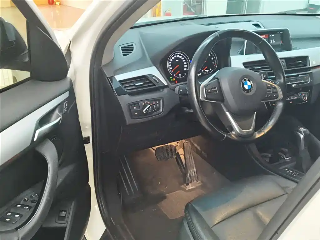 BMW X1 2019 sDrive18Li Fashion Model фото 11