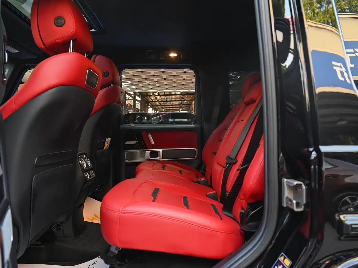 Mercedes-Benz G-Class AMG 2022 AMG G 63 55th Anniversary Edition фото 10