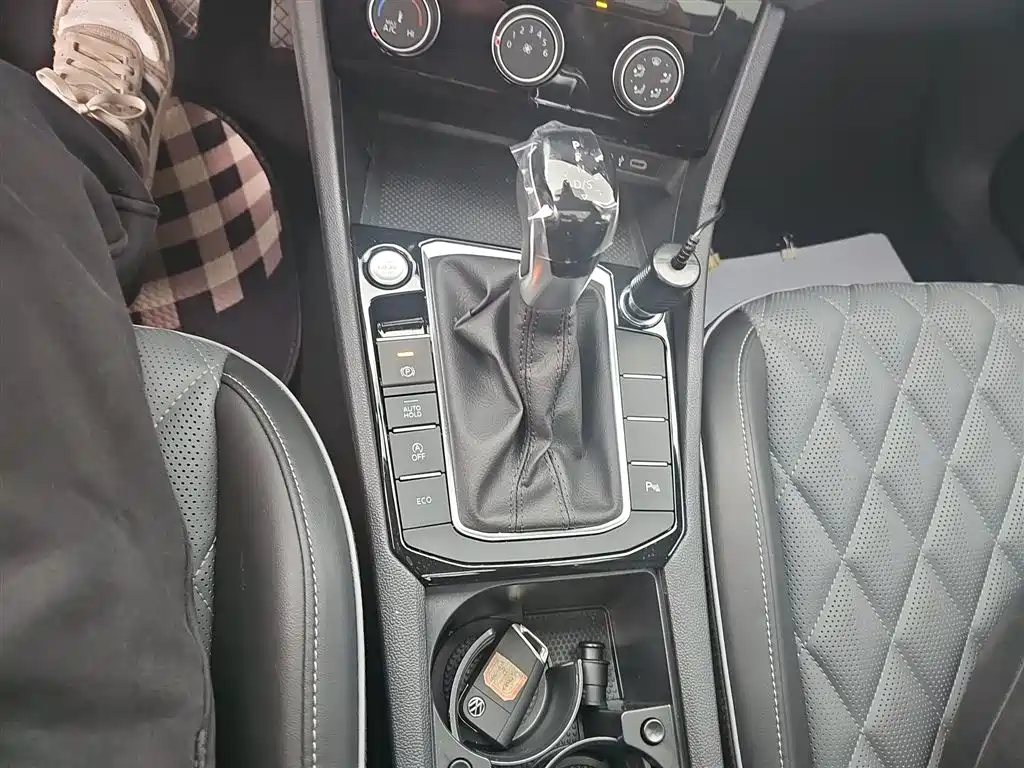 Volkswagen Sagitar 2025 300TSI DSG Surpass Edition фото 14