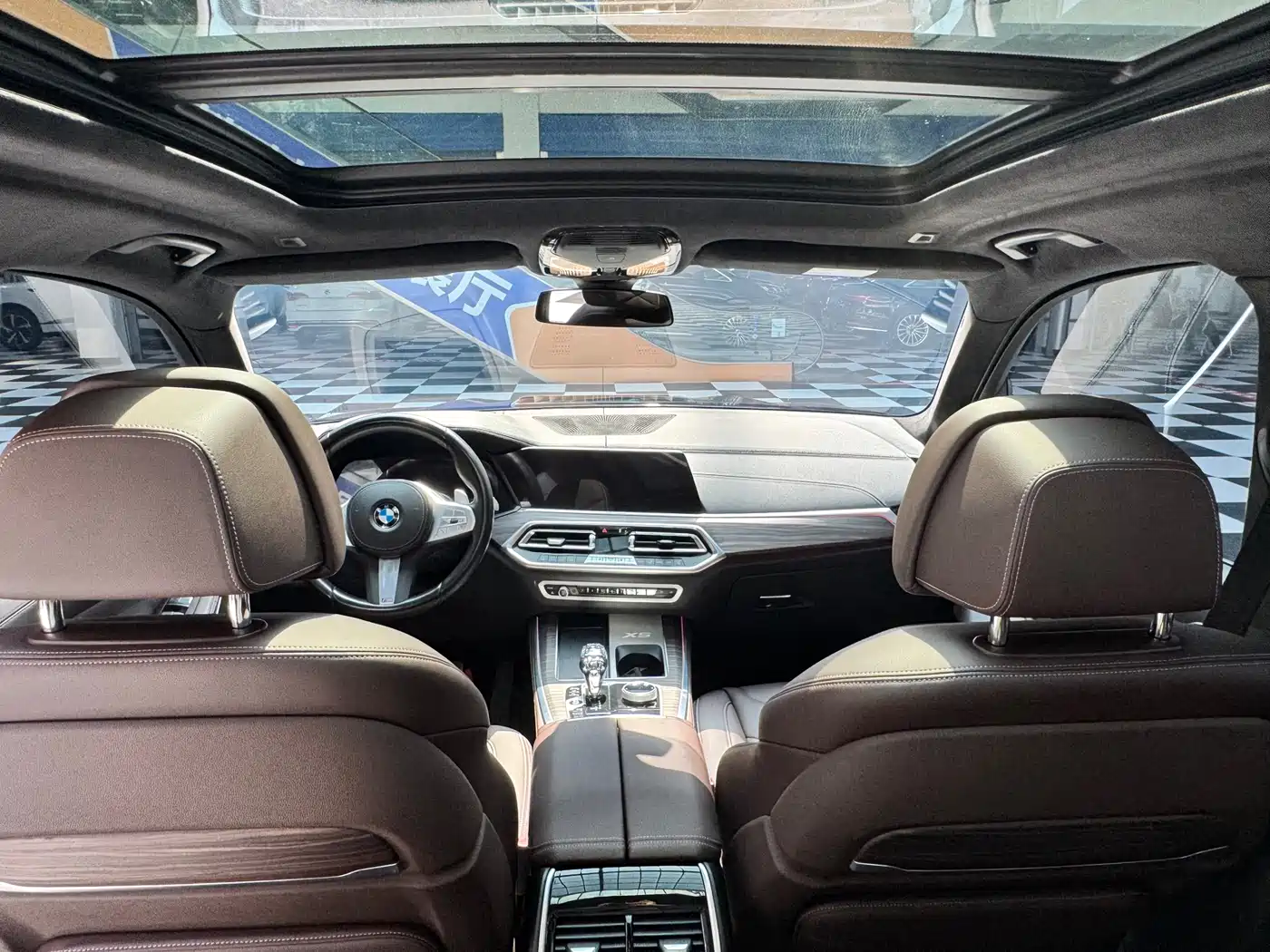 BMW X5 2022 Model xDrive 40Li M Sport Package фото 20
