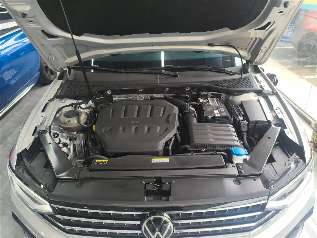 Volkswagen Magotan 2023 Model 2 Million Commemorative Edition 330TSI DSG Luxury фото 16