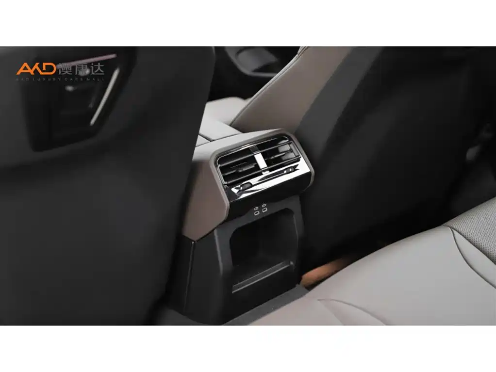 BMW 5 Series (Import) 2024 Model 525i M Sport Package фото 9