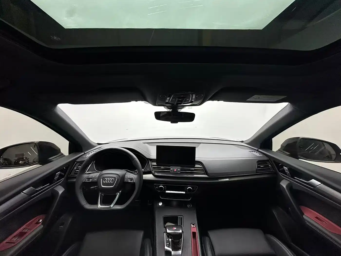 Audi Q5L 2024 Model 40 TFSI Luxury Dynamic фото 6