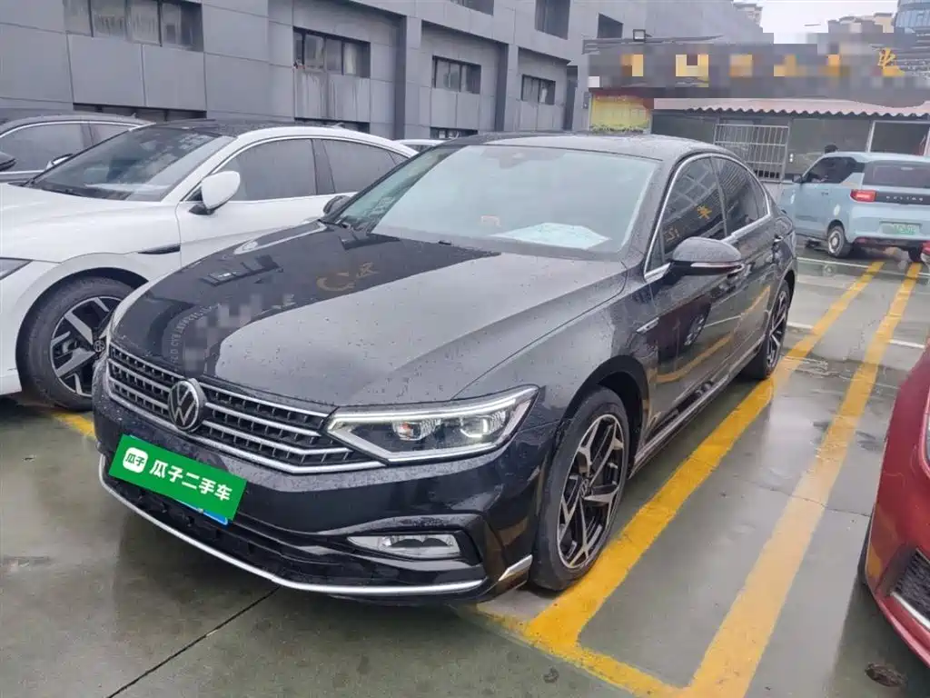 Volkswagen Magotan 2023 Model 2 Million Commemorative Edition 330TSI DSG Luxury фото 2