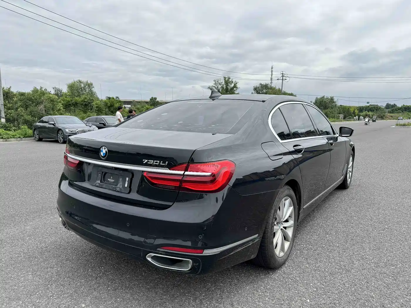 BMW 7 Series 2016 730Li Luxury фото 9