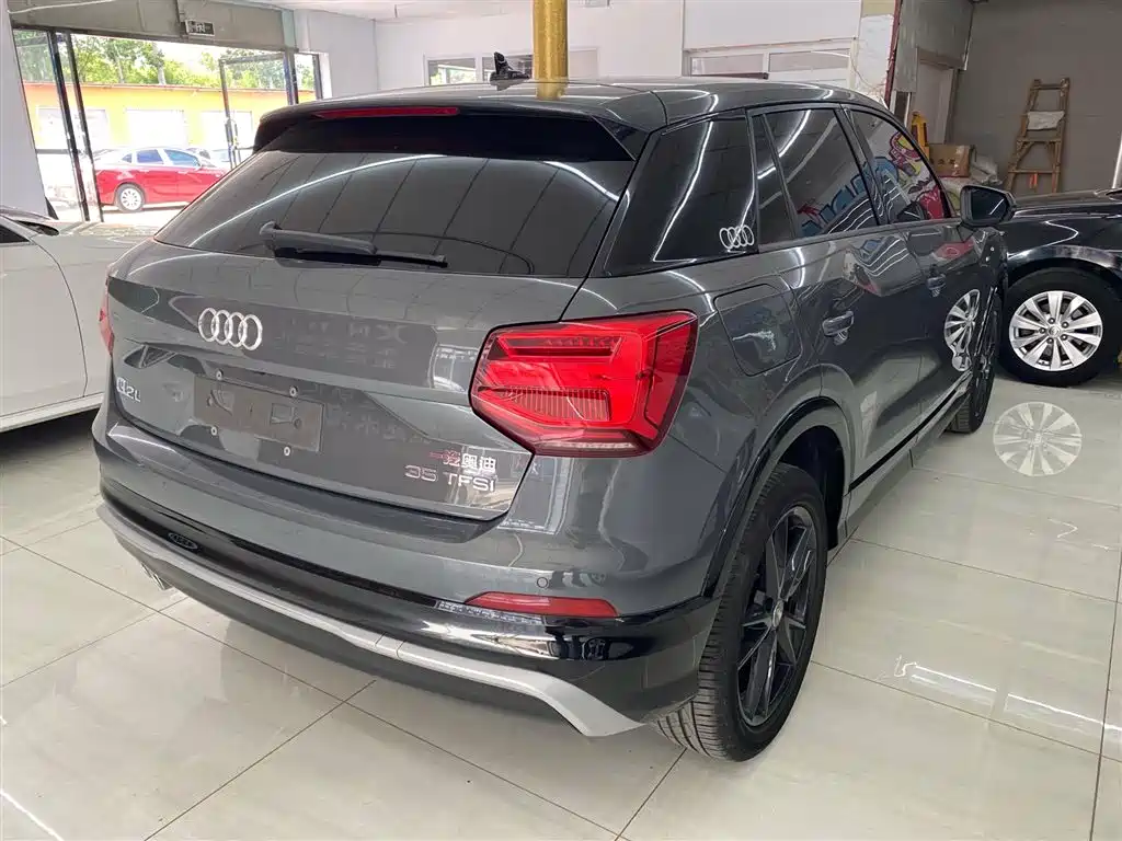 AUDI Q2L