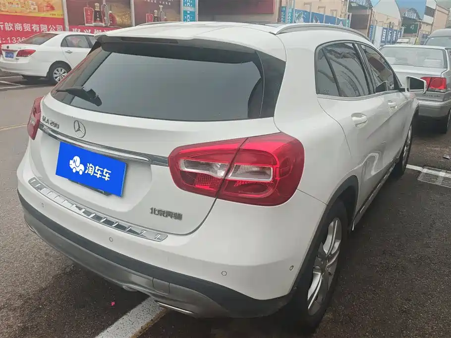 Mercedes-Benz GLA 2015 GLA 200 Dynamic фото 3