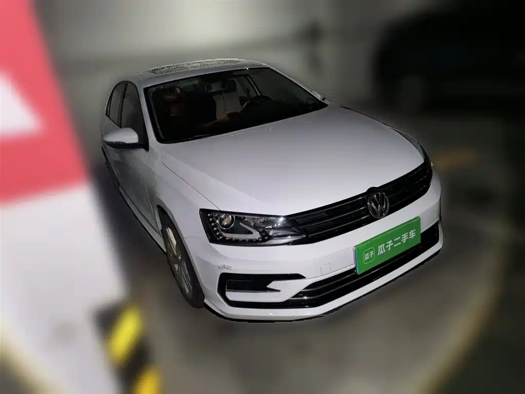Volkswagen Sagitar 2018 280TSI DSG Spark Edition фото 3